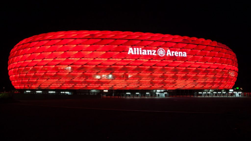 Allianz Arena w nocy