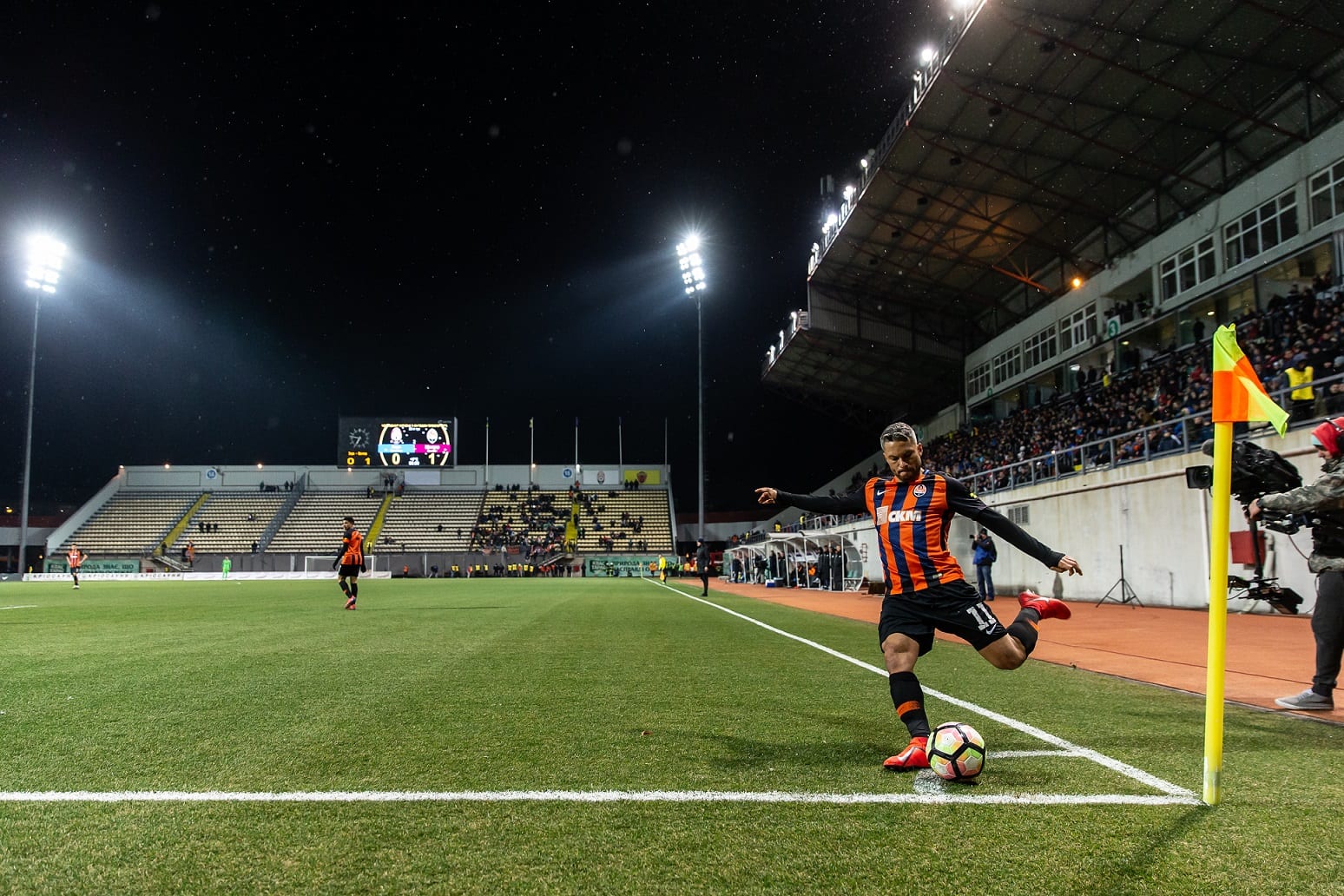 Szachtar rzutami rożnymi stoi? Przekonajmy się! Single z kursami 2.40 i