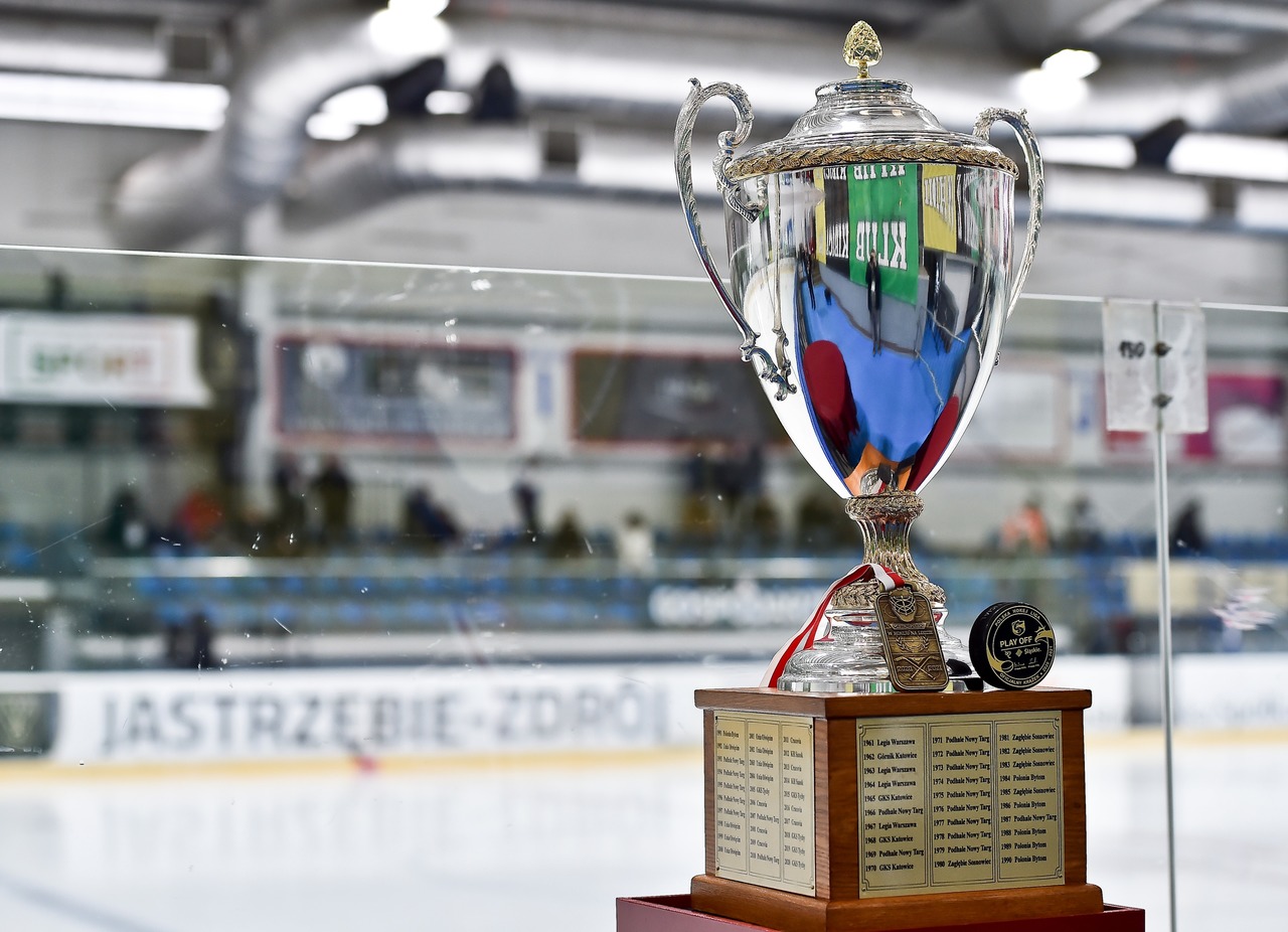 Puchar oraz medal phl_