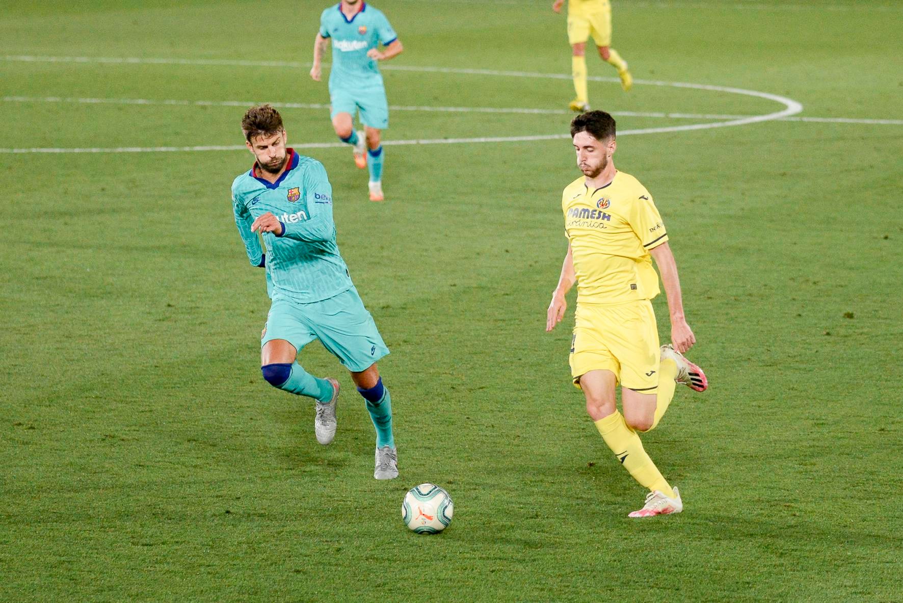 Gerard Pique; Manu Trigueros; La Liga 27.11.2021