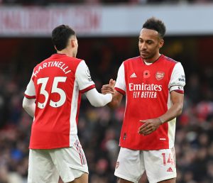 Martinelli i Aubameyang po zdobyciu gola, kupon SEO Arsenal - Newcastle 26.11.