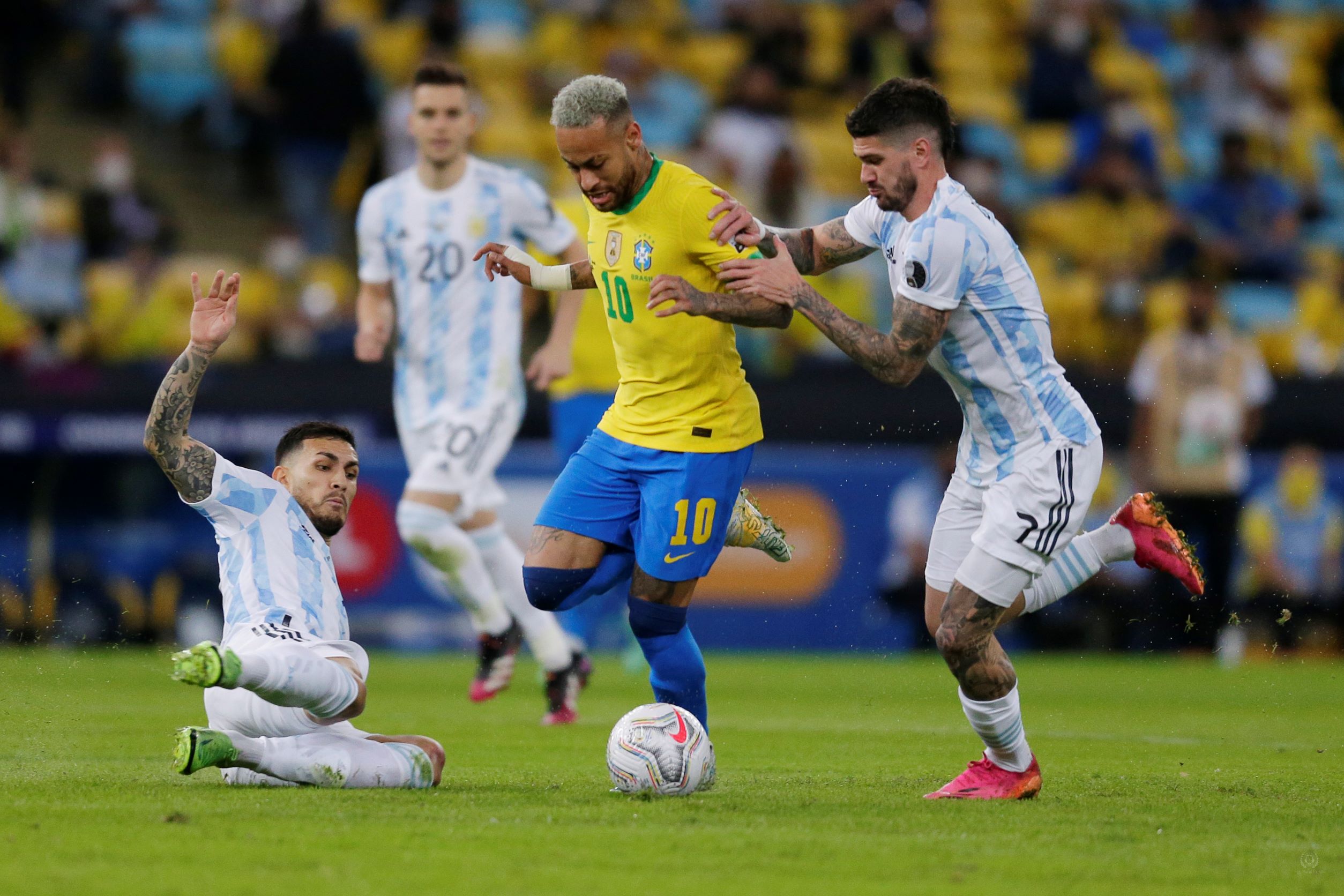 Neymar w reprezentacji Brazylii podczas meczu z Argentyną - kupon SEO 10.11.