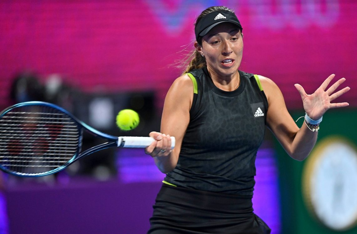 Jessica Pegula uderzająca z forehandu Doha 22.02.2022