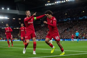 Trent Alexander-Arnold i inni piłkarze Liverpoolu