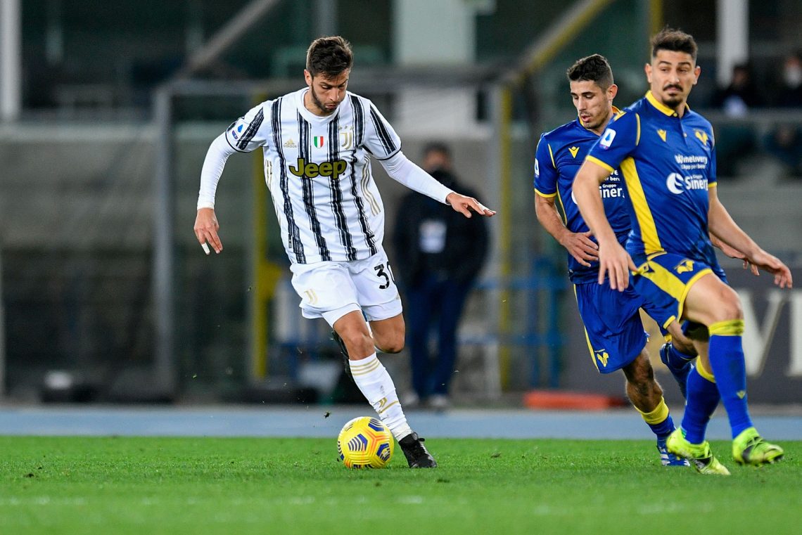 Rodrigo Bentacur i piłkarze Hellasu Verona