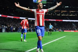 zawodnik Atletico cieszący się z gola