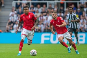 Jesse Lingard w akcji ofensywnej Nottingham