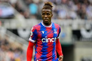 Wilfried Zaha w meczu z Newcastle