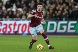 Declan Rice podczas rajdu z piłką