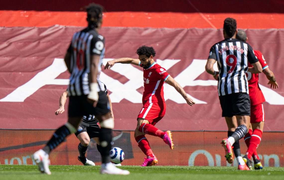 Salah oddający strzał na bramkę Newcastle