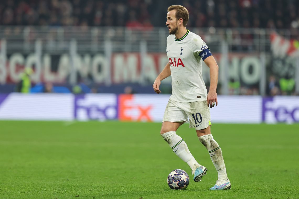 Harry Kane przy piłce w meczu LM