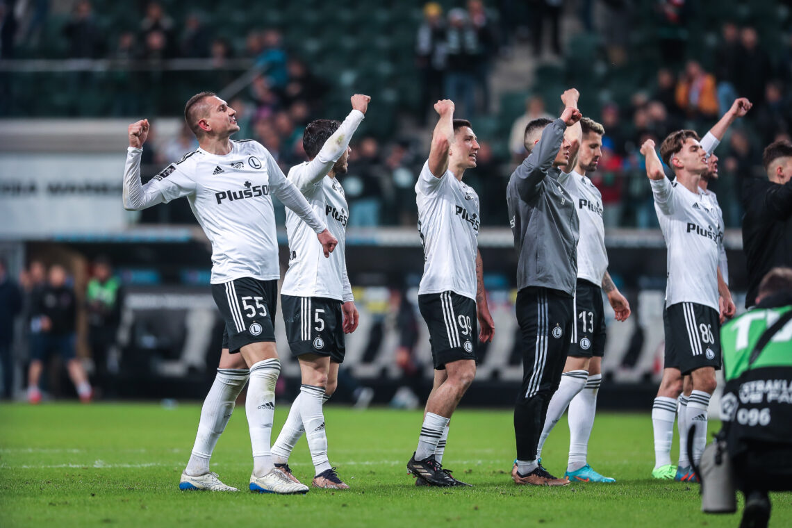 Legia świętująca zwycięstwo w lidze