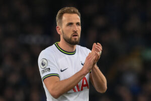 Harry Kane dziękujący kibicom za doping