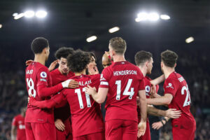 Piłkarze Liverpoolu cieszący się po zdobyciu bramki