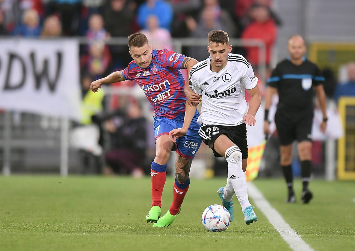 Fran Tudor (Raków) oraz Ernest Muci (Legia)