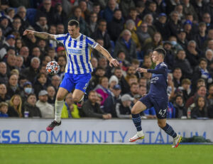 Lewis Dunk w pojedynku z Philem Fodenem