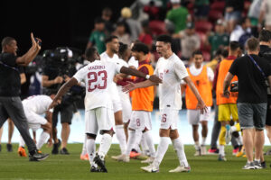 Piłkarze Kataru po wygranym meczu