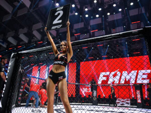 Ring girl podczas gali Fame