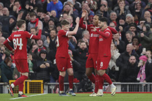 Piłkarze Liverpoolu po strzeleniu gola