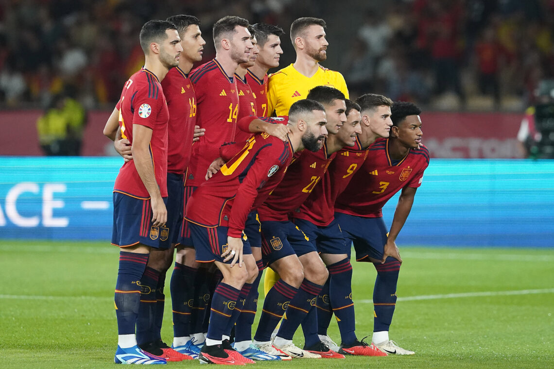 Piłkarze Hiszpanii przed rozpoczęciem meczu