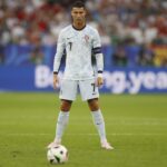 Ronaldo wykonujący rzut wolny