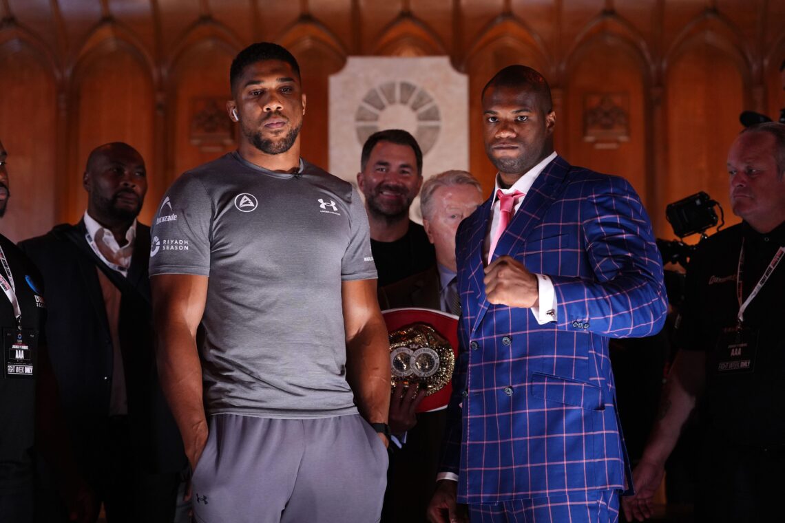 Anthony Joshua i Daniel Dubois podczas face off