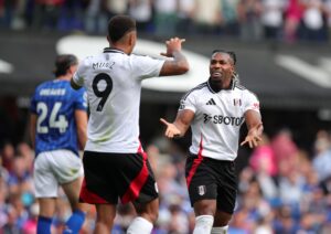 Rodrigo Muniz i Adama Traore po zdobyciu gola