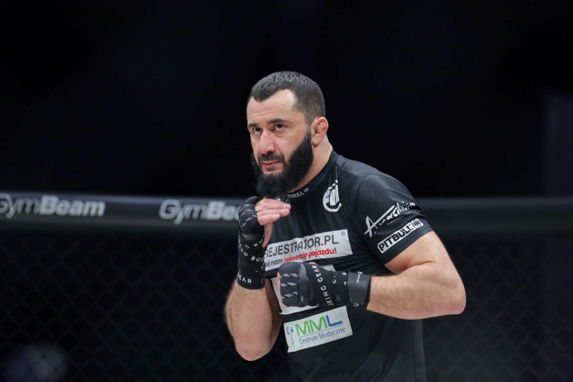 Mamed Khalidov podczas media-treningu