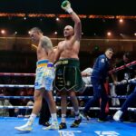 Tyson Fury po zakończeniu rundy w pojedynku z Usykiem