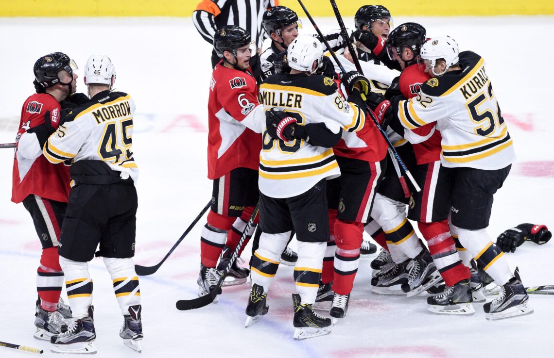 Walka graczy Senators i Bruins