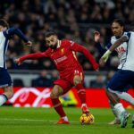 Salah kiwający piłkarzy Tottenhamu