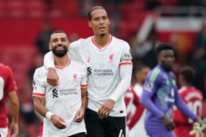 Virgil Van Dijk i Mohamed Salah po zdobyciu gola