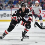 Dylan Cozens to napastnik, który zamienił Buffalo na Ottawę.