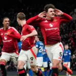 Harry Maguire cieszący się po strzeleniu gola