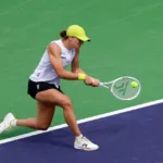 Iga Świątek na niskim backhandzie Indian Wells 2025