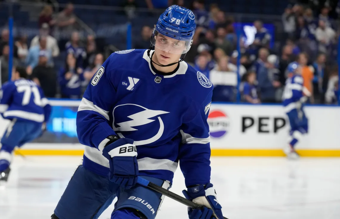 Tampa Bay Lightning obrońca Emil Lilleberg