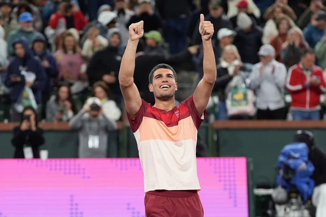 Carlos Alcaraz wiwatujący po wygranym meczu Indian Wells 15.03.2025