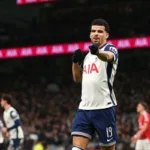 Dominic-Solanke-podczas-meczu-Spurs-z-Manchestrem-United