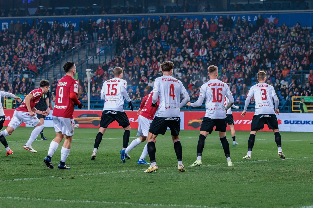 GKS Tychy – Polonia Warszawa: Typy i kursy. Świetna passa przedłużona?