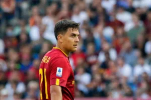 Pablo-Dybala-w-koszulce-AS-Roma
