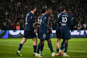 Piłkarze PSG radość vs Marsylia