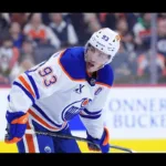 Ryan-Nugent-Hopkins-napastnik-Edmonton-Oilers-w-NHL-foto-Associated Press / Alamy Stock Photo