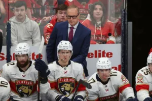 Florida-Panthers-zespol-walczacy-o-polfinal-fazy-play-off-w-NHL-foto-Associated Press / Alamy Stock Photo