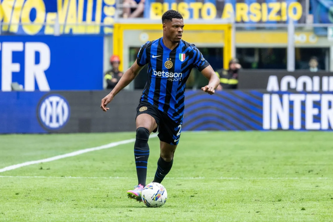 Denzel Dumfries vs Roma