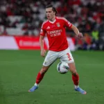 Alvaro-Fernandez-przyjmujacy-pilke