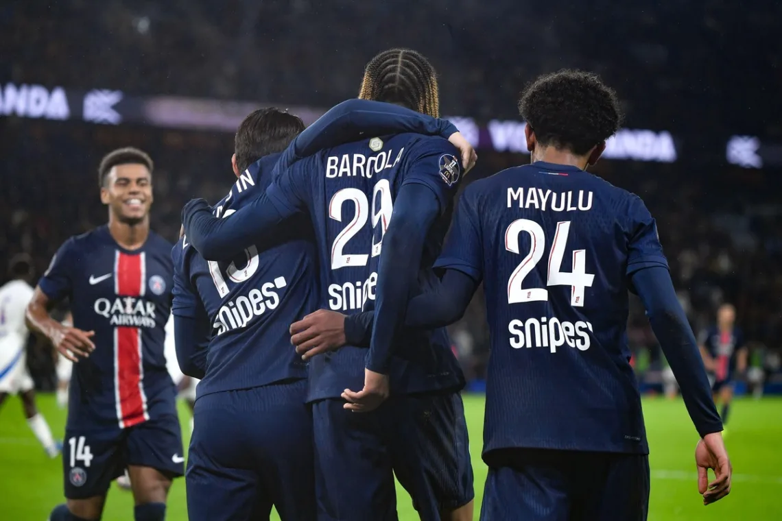 Piłkarze PSG radość vs Strasbourga