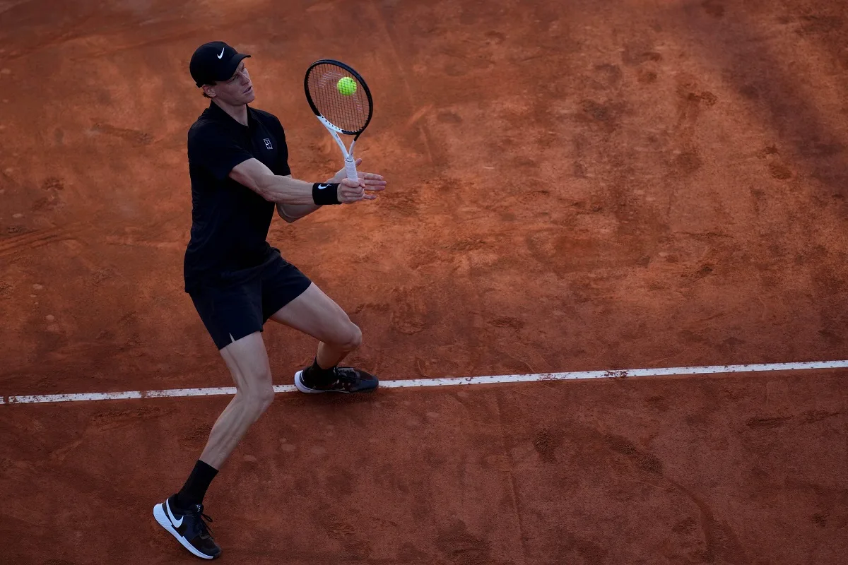 Jannik is back, a więc lider ATP ponownie dominuje na korcie! Gramy kupon z tenisa z kursem 2,12!