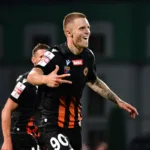 Mateusz-Lewandowski-po-zdobyciu-bramki