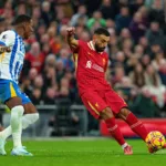 Mo-Salah-strzelajacy-na-bramke-Brightonu