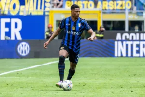Denzel Dumfries vs Roma
